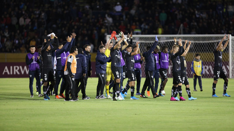 Jugadores del IDV festejan tras el cotejo ante Corinthians, por la semifinal de la Copa Sudamericana 2019. Foto: archivo / EL COMERCIO