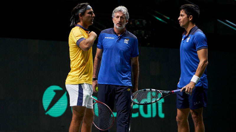 Diego Hidalgo (izq.), Raúl Viver y Gonzalo Escobar en una práctica previa a la Copa Davis, en Madrid. Foto: cortesía FET