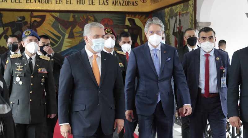 El presidente de Colombia, Iván Duque, fue recibido por el primer mandatario de Ecuador, Guillermo Lasso, en Carondelet. Foto: Flickr Presidencia