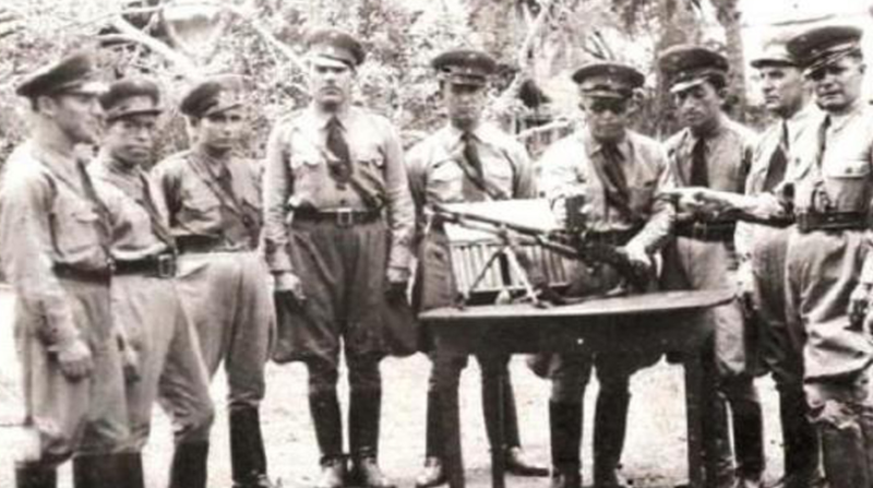 La ametralladora ZB es la que utilizaron los carabineros que participaron en la guerra del 41 contra Perú. Foto: Facebook de la Policía Nacional y guerrade1941.blogspot.com