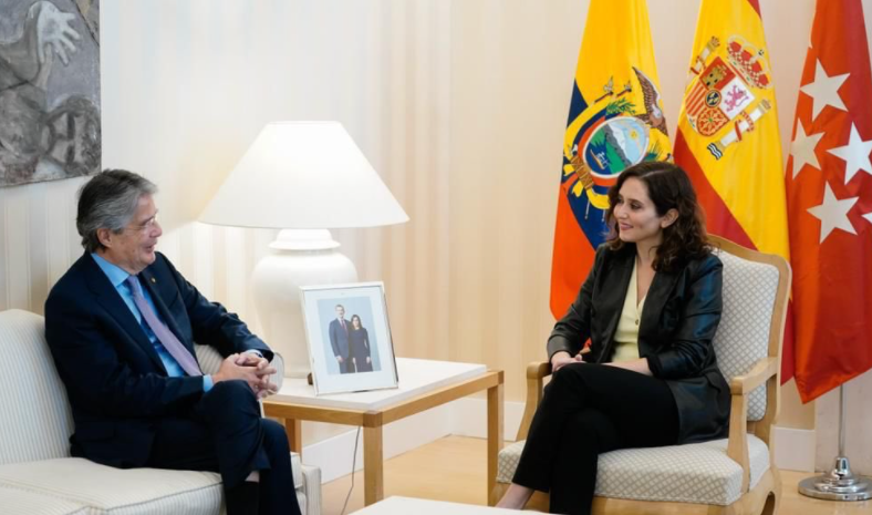 El presidente Guillermo Lasso se reunión con la presidenta de la Comunidad de Madrid, Isabel Díaz Ayuso en la Real Casa de Correos. Foto: Twitter Comunidad de Madrid