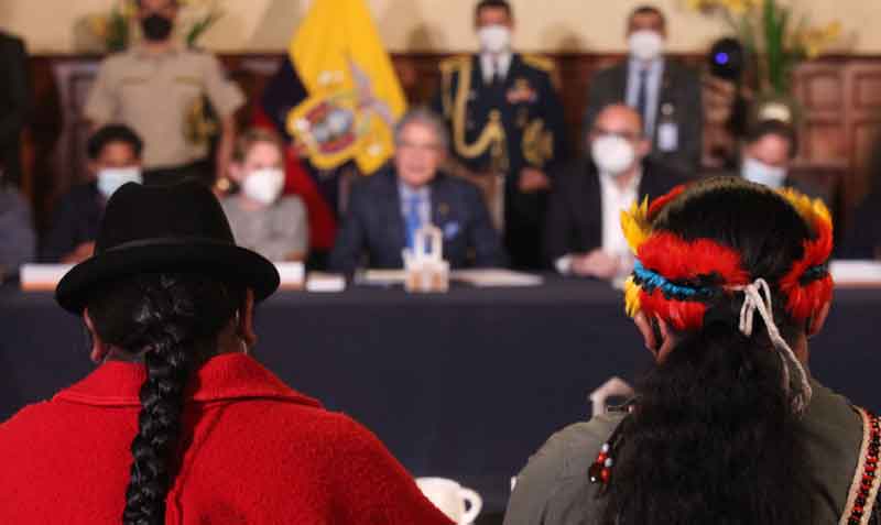 El Gobierno y el movimiento indígena durante el diálogo que mantuvieron el pasado 10 de noviembre del 2021. Foto: Julio Estrella / EL COMERCIO