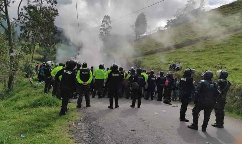 En la protesta se registraron enfrentamientos entre los comuneros y la Policía Nacional. Foto: cortesía Bolívar al aire