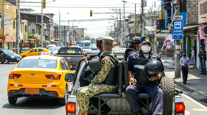Efectivos policiales, militares, agentes civiles de tránsito y de la policía metropolitana participan en el patrullaje de 31 corredores viales desde el pasado 8 de noviembre en Guayaquil. Foto: Cortesía Municipio de Guayaquil