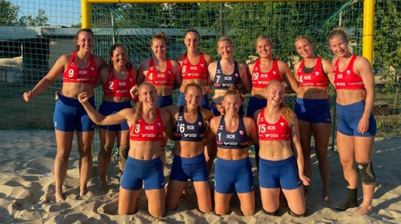 Los uniformes de handball beach feminino fueron cambiados. Foto: Twitter @LauMancilla