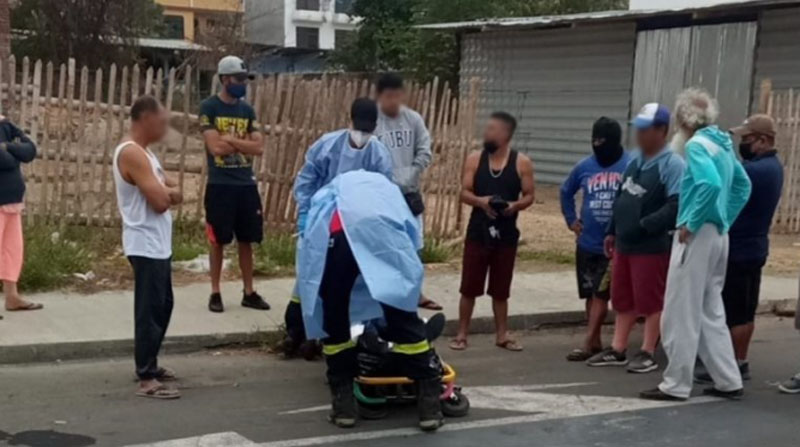 El conductor herido fue trasladado a una casa de salud, tras el siniestro de tránsito. Foto: El Diario (Manabí)