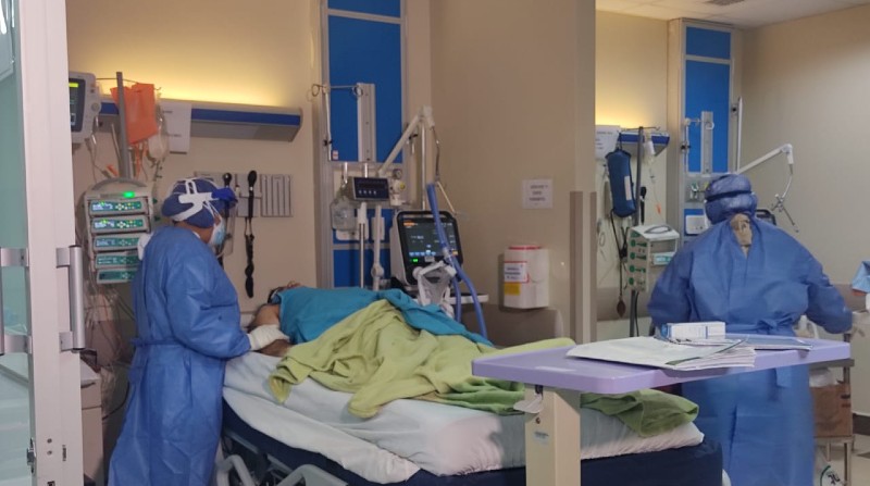 Los pacientes hospitalizados con covid-19 no se han colocado las vacunas, según el Hospital Pablo Arturo Suárez, de Quito. Foto: cortesía HPAS.