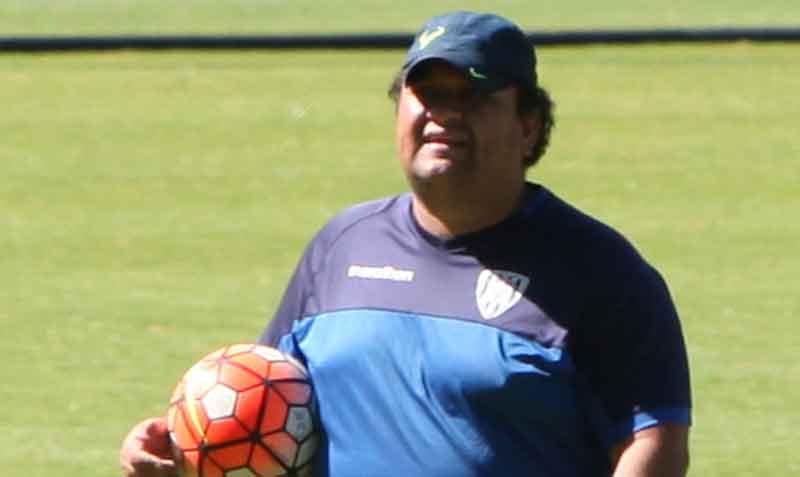 Mario Alcocer, de 42 años, es el utilero del equipo principal. Aquí, en Chillo Jijón. Foto: cortesía Independiente del Valle