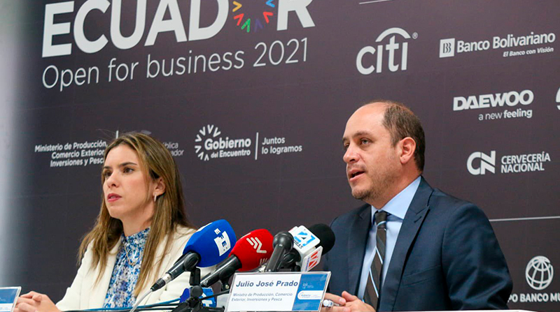 El ministro de Producción, Julio José Prado, habla sobre foro internacional de inversiones Ecuador Open For Business. Foto: Twitter @Produccion_Ecu