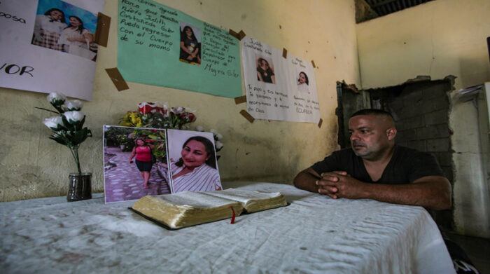 Xavier Castañeda es el esposo de Mayra Giler, quien falleció en agosto intentando llegar a EE.UU. Foto: Enrique Pesantes / El Comercio