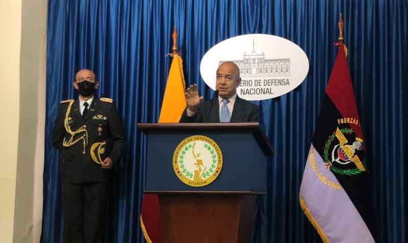 El ministro de Defensa, Luis Hernández, dio detalles de los daños que sufrió el radar de Montecristi. Foto: cortesía