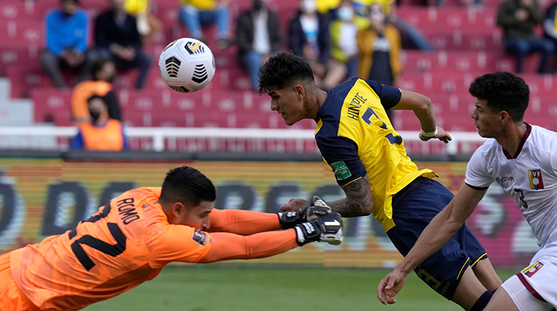 Gol de Piero Hincapié ante Venezuela el jueves 11 de noviembre del 2021. Foto: EFE