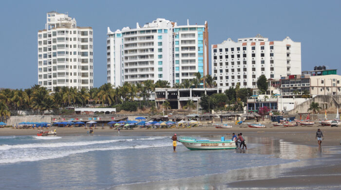 Turistas en General Villamil playas, en la provincia de Guayas. Foto: Cortesía Municipio de Playas