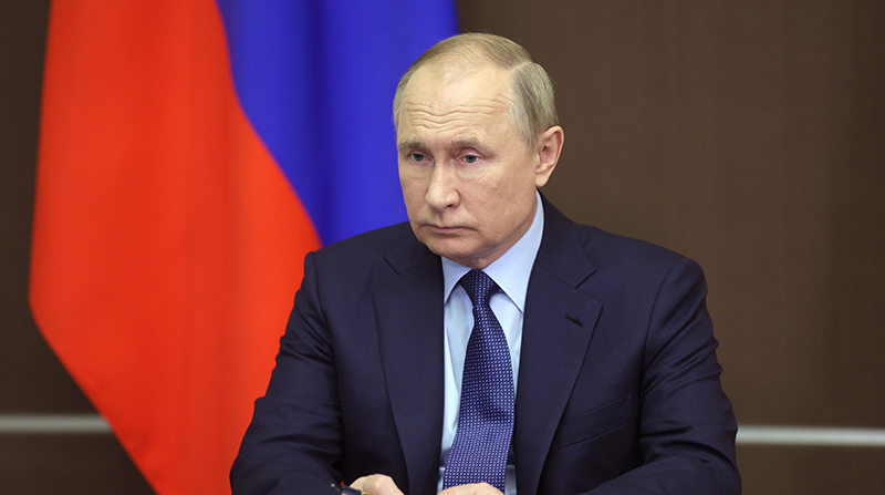 Putin dijo que no sintió nada tras recibir la forma nasal de la vacuna. Foto: EFE