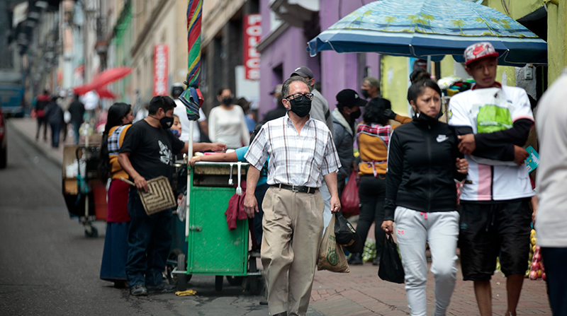 El presidente Lasso pidió a la ciudadanía no olvidar los riesgos de la pandemia. Foto: Patricio Terán / EL COMERCIO