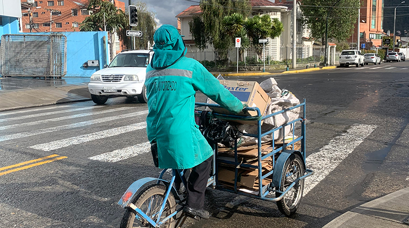 Los recicladores asociados de Cuenca tienen distribuidos las zonas de trabajo para cubrir la ciudad. Foto: Lineida Castillo / EL COMERCIO