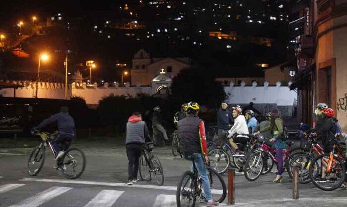 Los ciclistas salen desde City Bike, en El Ejido, hacia distintos puntos de la ciudad, como San Diego. Foto: Galo Paguay / EL COMERCIO