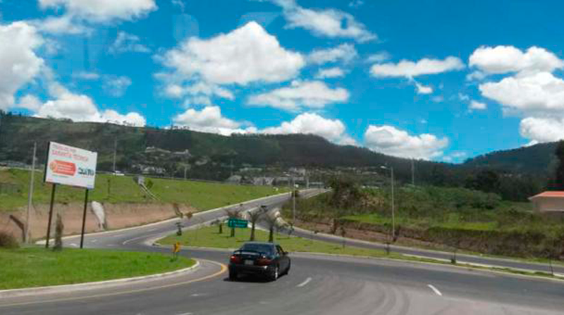 La vía Intervalles comunica a los valles de Los Chillos y Tumbaco-Cumbayá. Foto: Archivo / EL COMERCIO