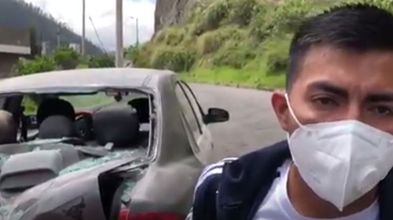 El conductor narró cómo su auto resultó destruido por el sismo en Quito. Foto: EL COMERCIO