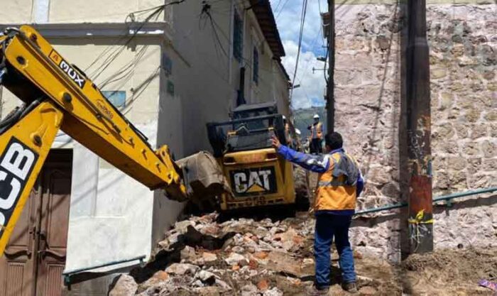 El 31 de octubre del 2021 cuatro viviendas del barrio de la Loma Grande colapsaron parcialmente debido a las fuertes lluvias. Foto: cortesía Municipio de Quito