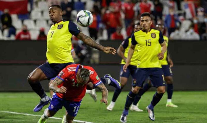 Ecuador se impuso a Chile en las eliminatorias sudamericanas a Catar 2022. Foto: EFE
