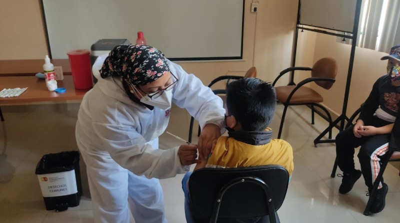 En los centros de salud se realiza la vacunación contra covid-19, en el país. Foto: cortesía Ministerio de Salud.