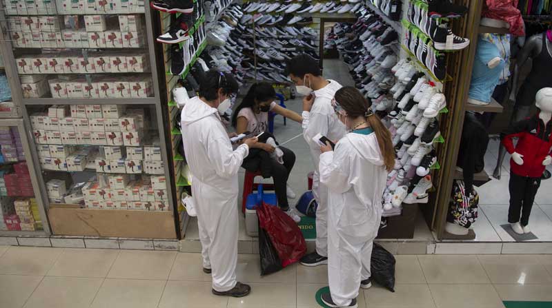 Del total de vacunas aplicadas, 14 944 063 provienen de la farmacéutica china Sinovac, 7 707 702 de la estadounidense Pfizer y 2 613 173 de la británica AstraZeneca. Foto: Diego pallero / EL COMERCIO