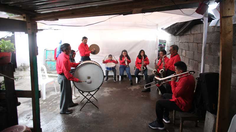 La banda Brandys Band de El Comité del Pueblo ensaya para sus presentaciones. Foto: Julio Estrella / EL COMERCIO