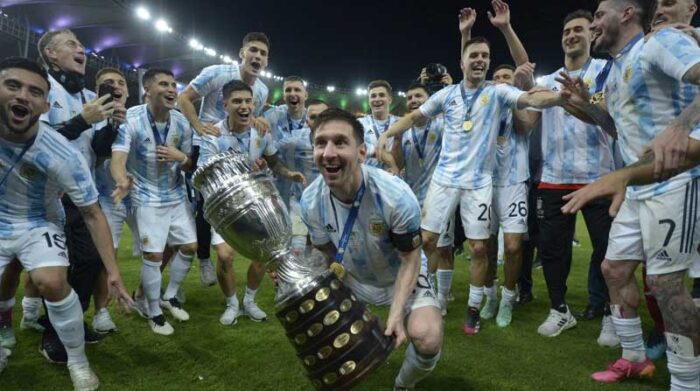 Argentina derrotó a Brasil 1-0, en la final de la Copa América Brasil 2021. Obtuvo un título a los 28 años. Foto: EFE