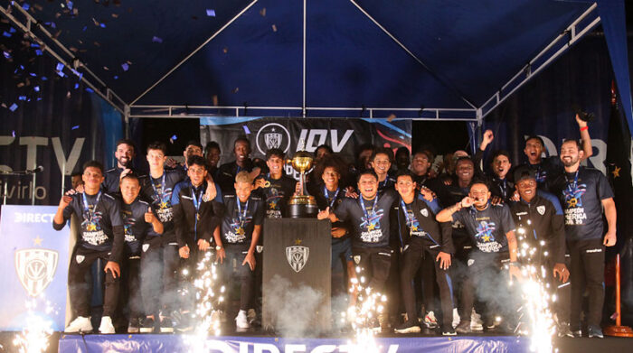Jugadores del Independiente del Valle Sub 20 celebran después de ganar la Copa Libertadores de la categoría, en el 2020. Foto: archivo / EL COMERCIO