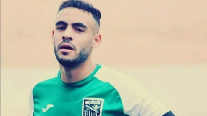 Sofiane Loukar, futbolista del MC Sada, falleció en pleno partido, en Argelia. Foto: Twitter @DZfoot_EN