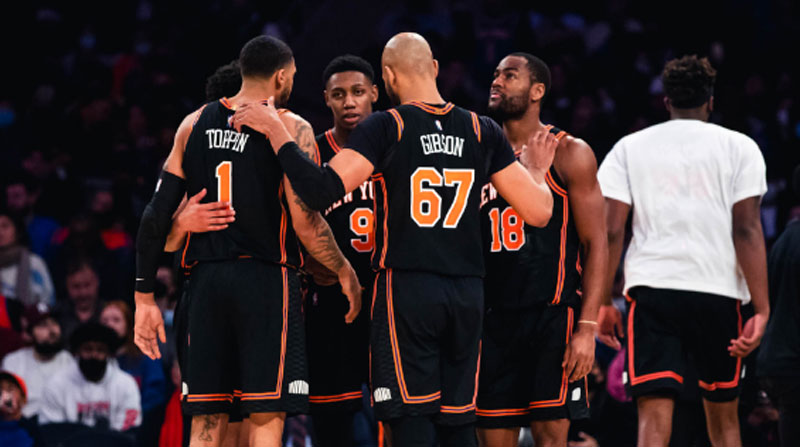 Jugadores de los New York Knicks ganaron en la NBA el 25 de diciembre 2021. Foto: Twitter @nyknicks