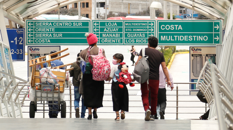 En el 2020, del 24 al 27 de diciembre, unas 50 650 personas viajaron de Quito hacia el resto del país. Foto: Diego Pallero / EL COMERCIO