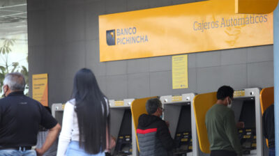 Los cajeros estarán operativos durante el feriado de Fiestas de Quito. Foto: ARCHIVO EL COMERCIO