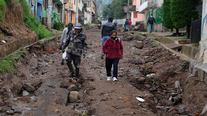 La calle Celso Washington, nuevamente afectada por las fuertes lluvias. Foto: Diego Pallero / EL COMERCIO