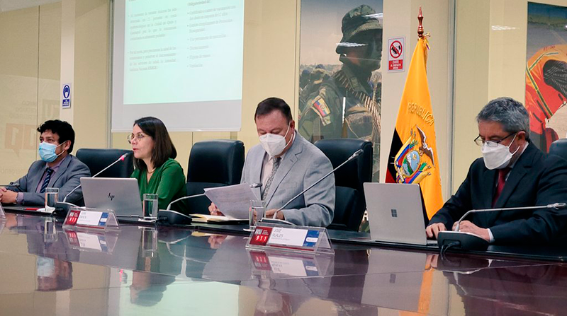 Sesión del COE Nacional el 21 de diciembre del 2021 en donde se resolvió limitaciones para contener la propagación del covid en Ecuador. Foto: @XimenaGarzon11
