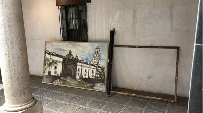 Cuatro obras pictóricas grandes y seis pequeñas fueron robadas de la Escuela, en donde se guardan piezas patrimoniales. Foto: Galo Paguay/ EL COMERCIO