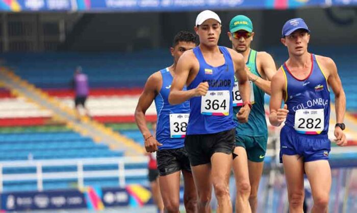 David Hurtado (364) en su participación en los Juegos Panamericanos Junior de Cali. Foto: Comité Olímpico Ecuatoriano