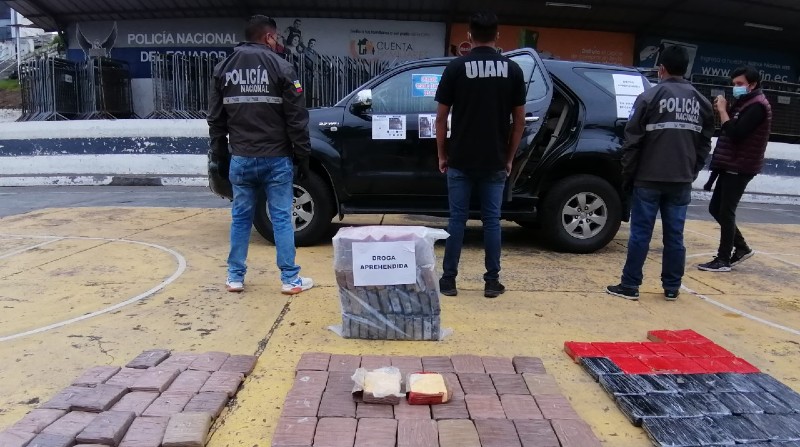 Agentes Antinarcóticos se incautaron de al menos 145 kilogramos de droga en Ambato. Foto: Modesto Moreta / EL COMERCIO