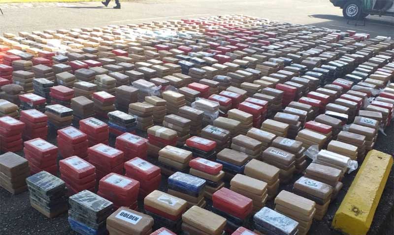 En el contenedor se contabilizaron 53 fardos con 3 097 paquetes de droga. Foto: Twitter @PGN_PANAMA