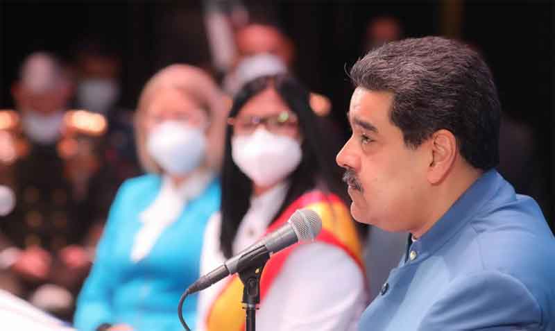 Nicolás Maduro habló durante la juramentación de la nueva gobernadora del estado Aragua. Foto: Twitter Nicolás Maduro