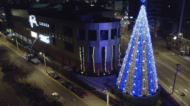 Mall El Jardín enciende su tradicional árbol de Navidad desde noviembre. Foto: Cortesía