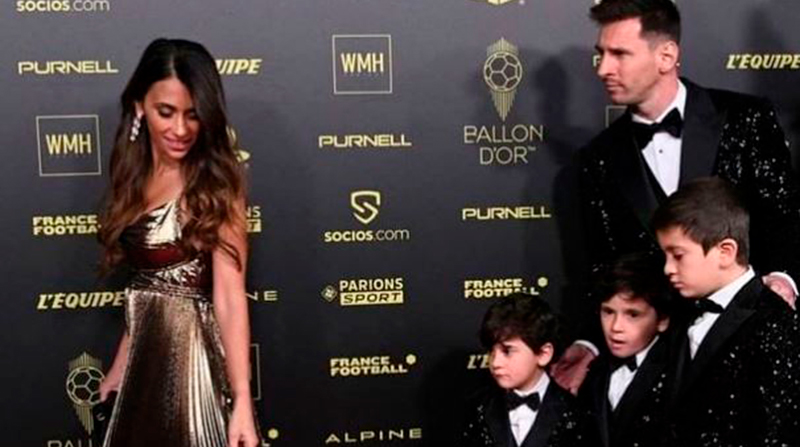 Messi no permitió que su esposa salga de su lado para ser fotografiado. Foto: Instagram Antonela Roccuzzo