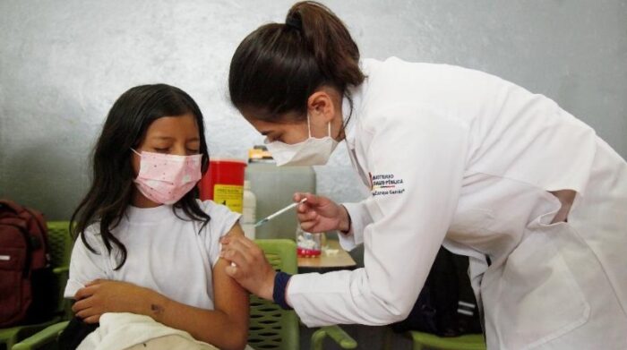 Los niños desde cinco años son parte de la población objetivo o vacunable. Foto: Patricio Terán / EL COMERCIO.