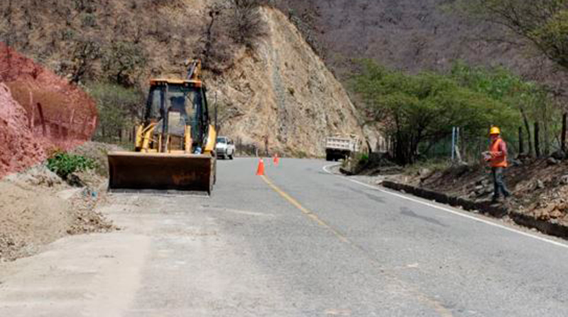 El Ministerio de Transporte señala que mantendrá personal operativo para habilitar las vías en caso de afectaciones. Foto: MTOP