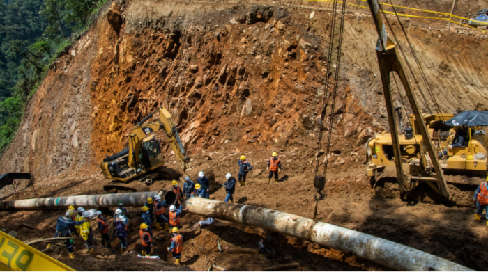 Las operaciones de transporte de crudo se reanudaron, tras los incidentes por la erosión regresiva en el río Coca. Foto: Cortesía Petroecuador