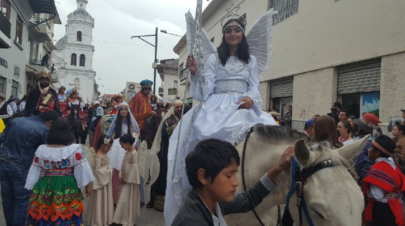 Las autoridades civiles y religiosas de Cuenca buscan alternativas para que los devotos vivan esta expresión de fe. Foto: Lineida Castillo / EL COMERCIO