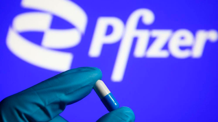 La pastilla de Pfizer es el primer tratamiento oral anticovid que los estadounidenses podrán tomar en sus casas. Foto: redes sociales