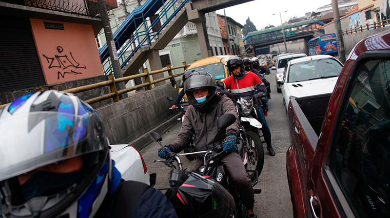 El secretario de Movilidad, Ricardo Pozo, aseguró que durante este primer mes se redujo en un 20% la carga vehicular en las calles de Quito. Foto: Galo Paguay / EL COMERCIO