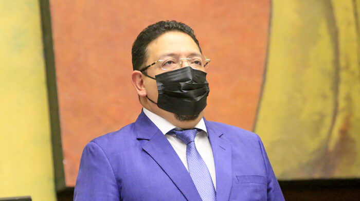 Virgilio Saquicela, primer vicepresidente de la Asamblea, aplazó el debate por 'Pandora Papers'. Foto: Flickr Asamblea